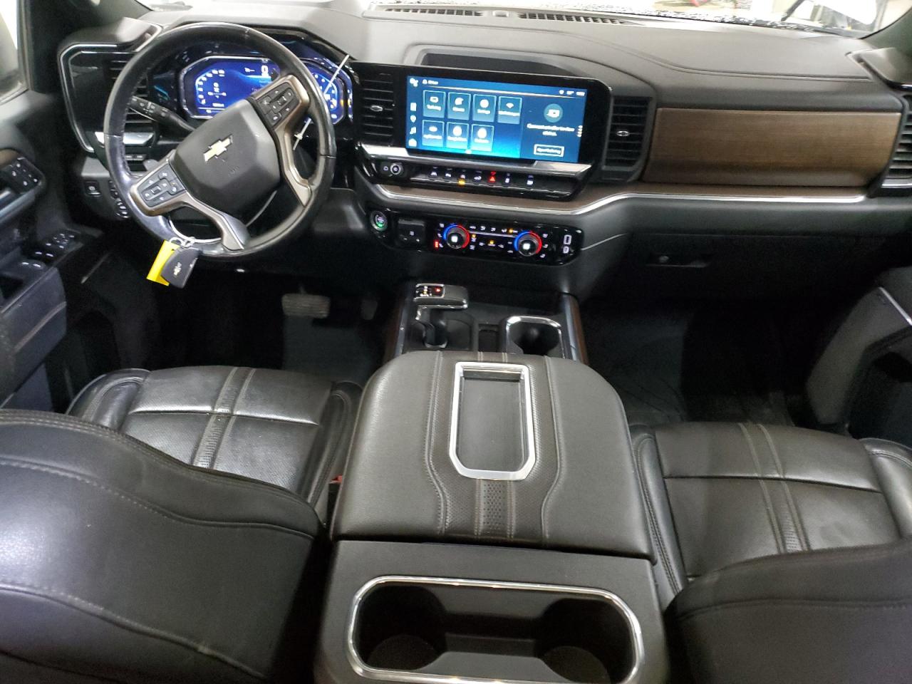 2022 Chevrolet Silverado - Image 8
