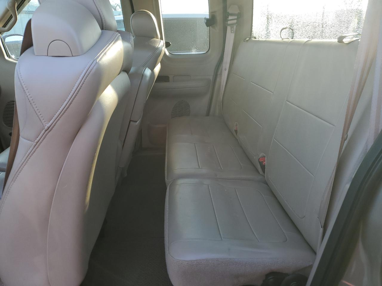 2001 Ford F-150 - Image 10