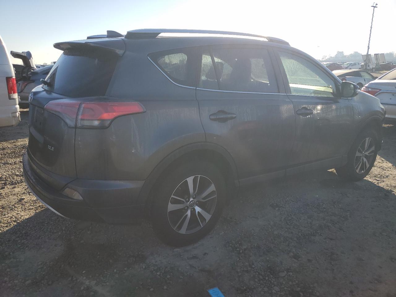 VIN JTMWFREVXGJ093745 2016 TOYOTA RAV4 no.3