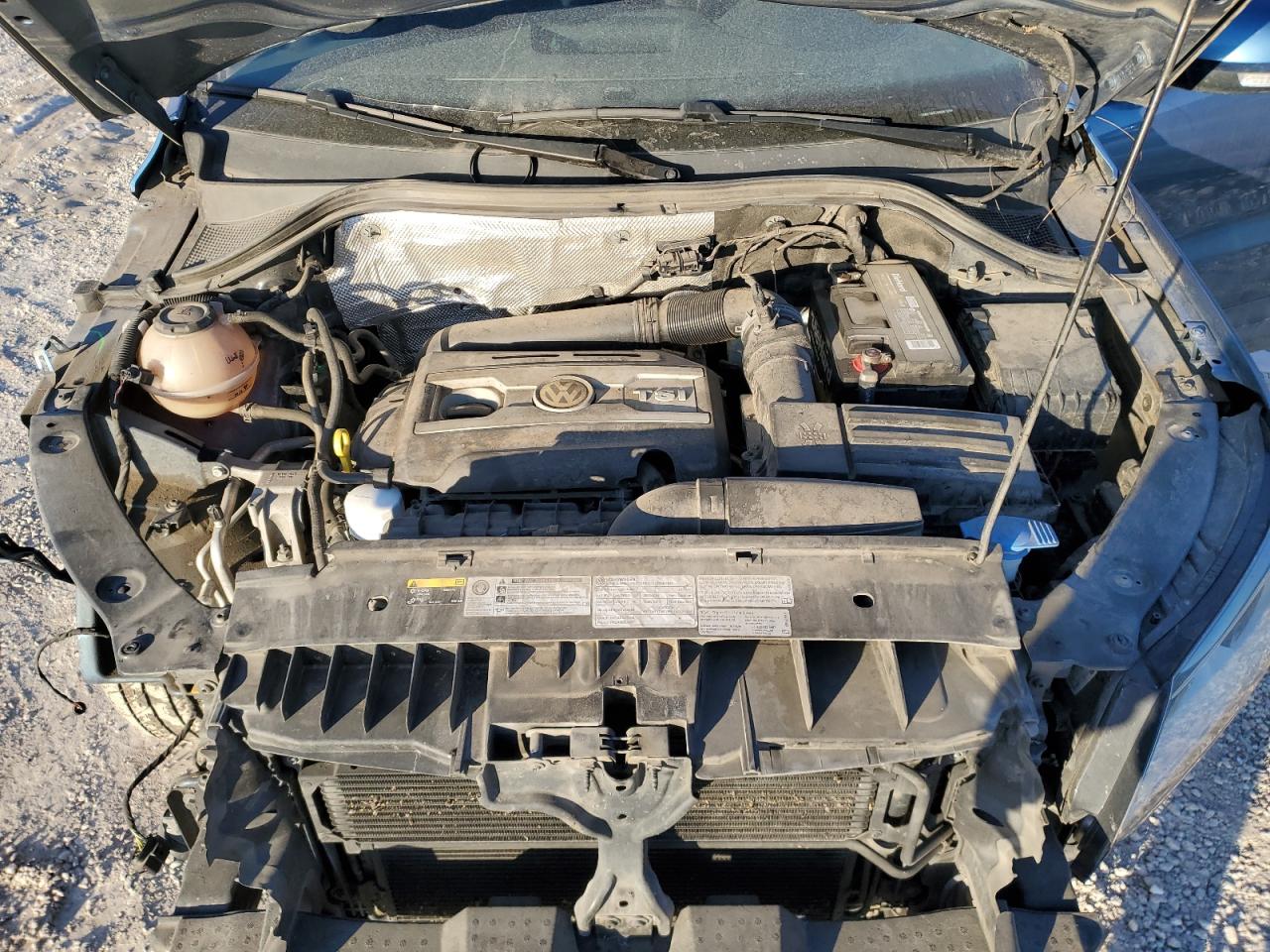 2017 Volkswagen Tiguan - Image 11