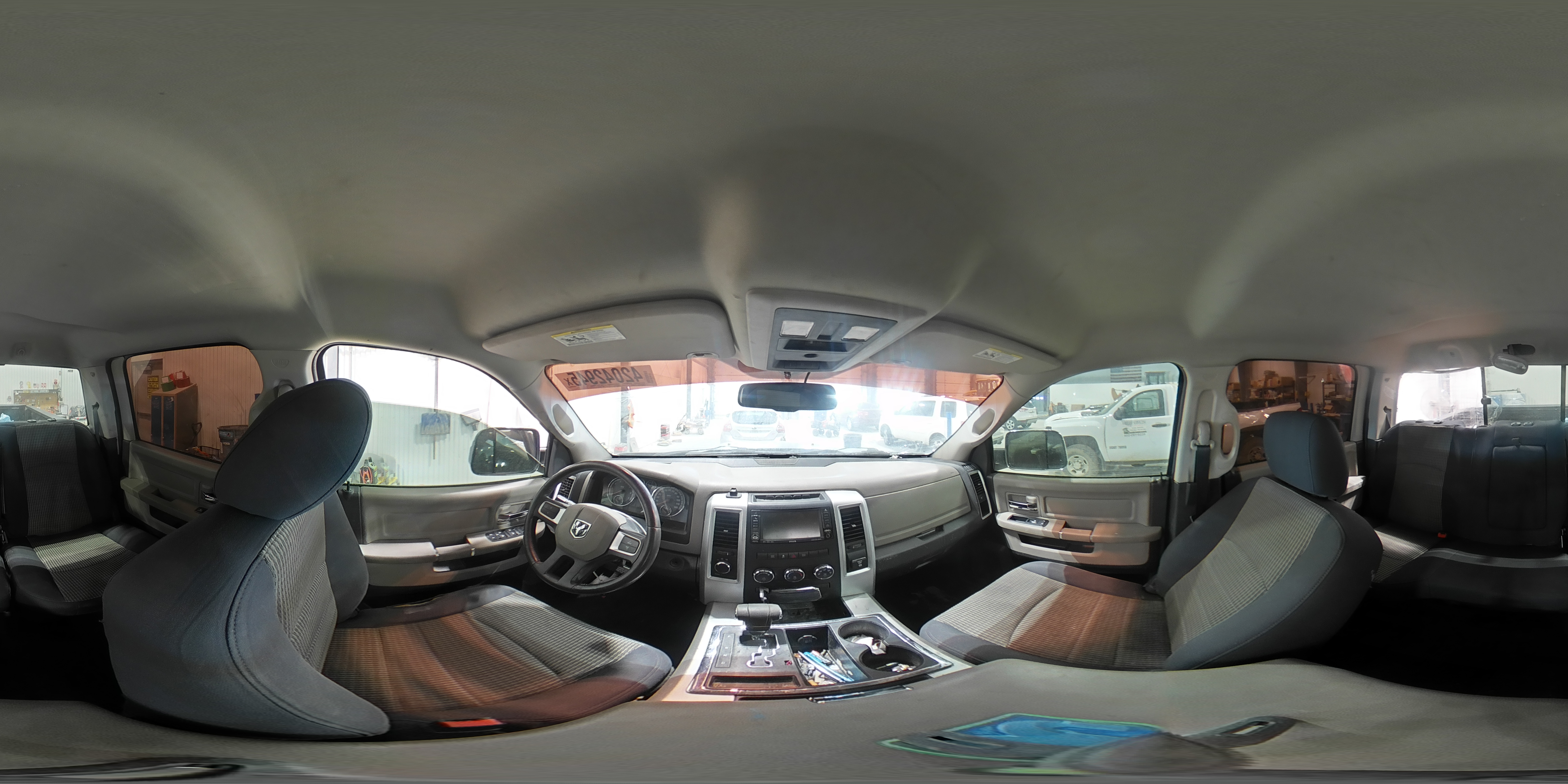 2010 Dodge RAM - Image 12