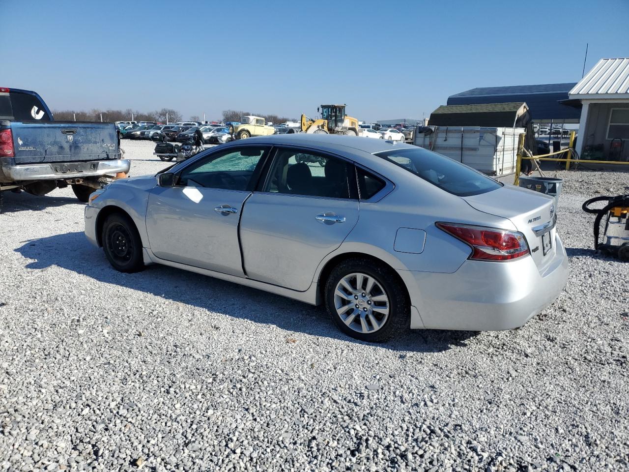 2015 Nissan Altima - Image 2