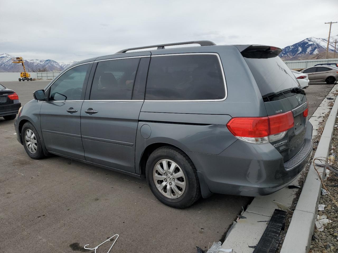 2010 Honda Odyssey - Image 2