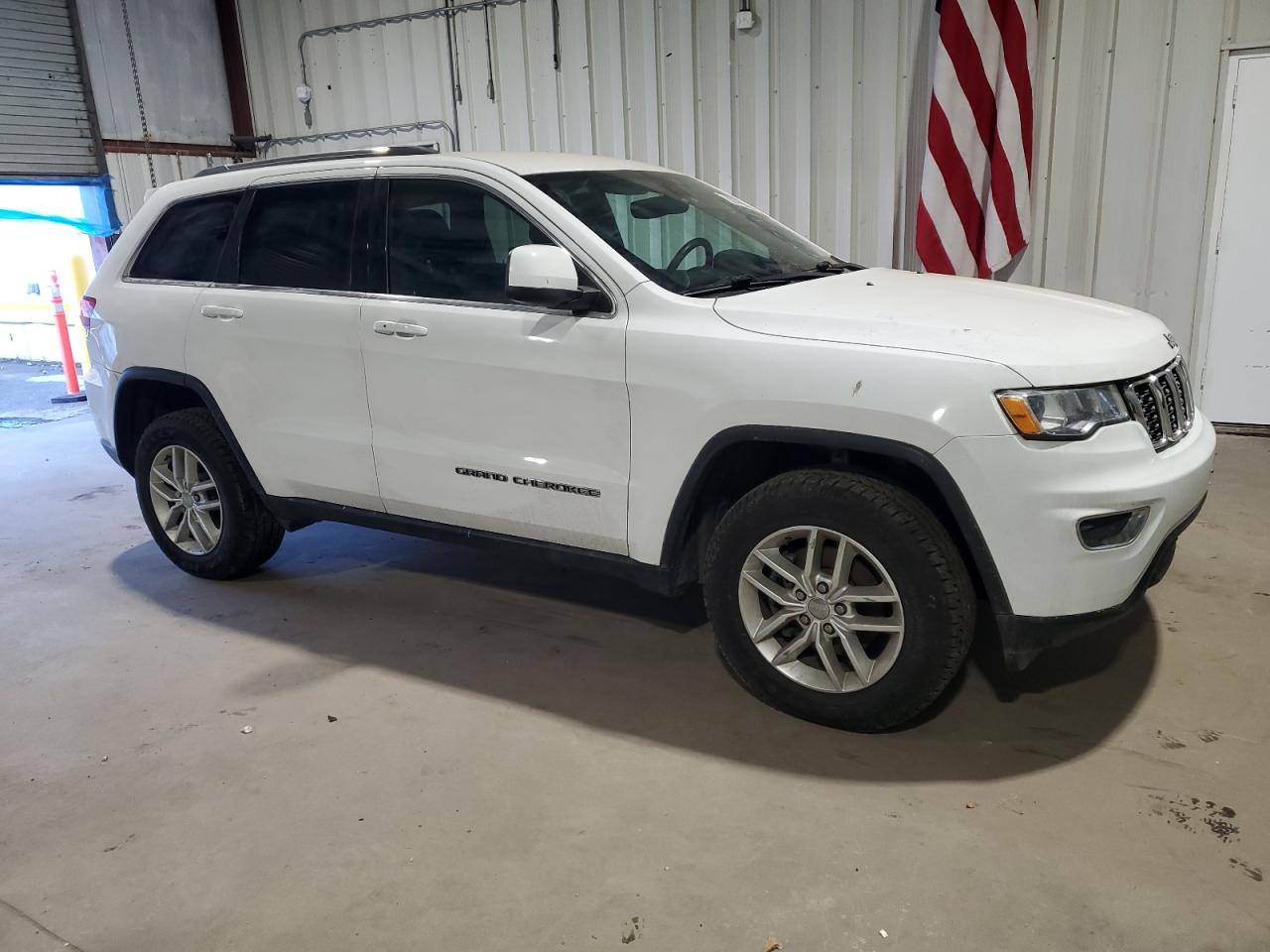2018 Jeep Grand Cherokee - Image 4