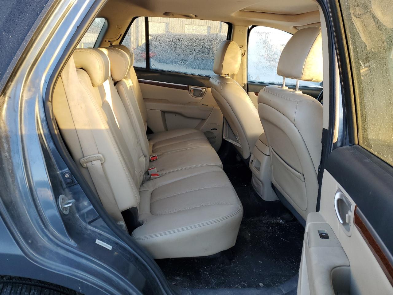 2009 Hyundai Santa Fe - Image 11