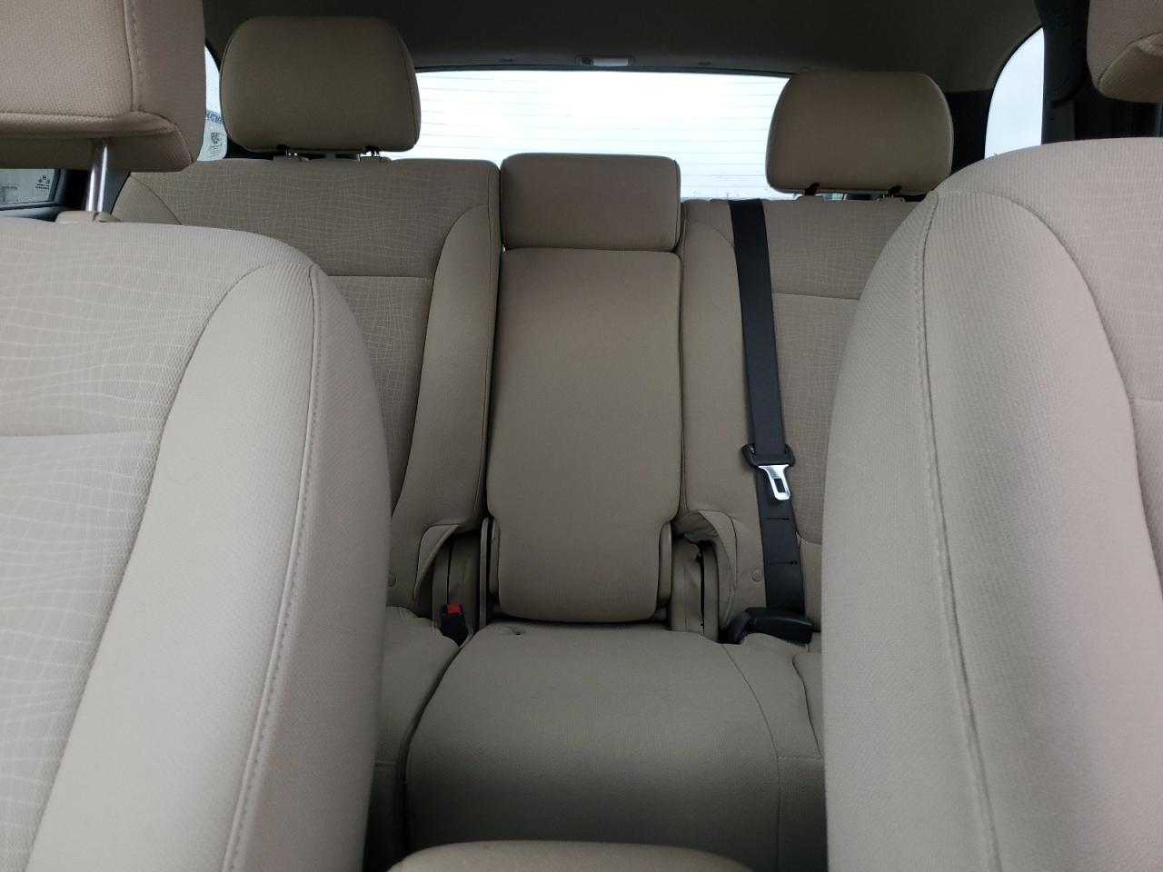 2010 Hyundai Santa Fe - Image 10