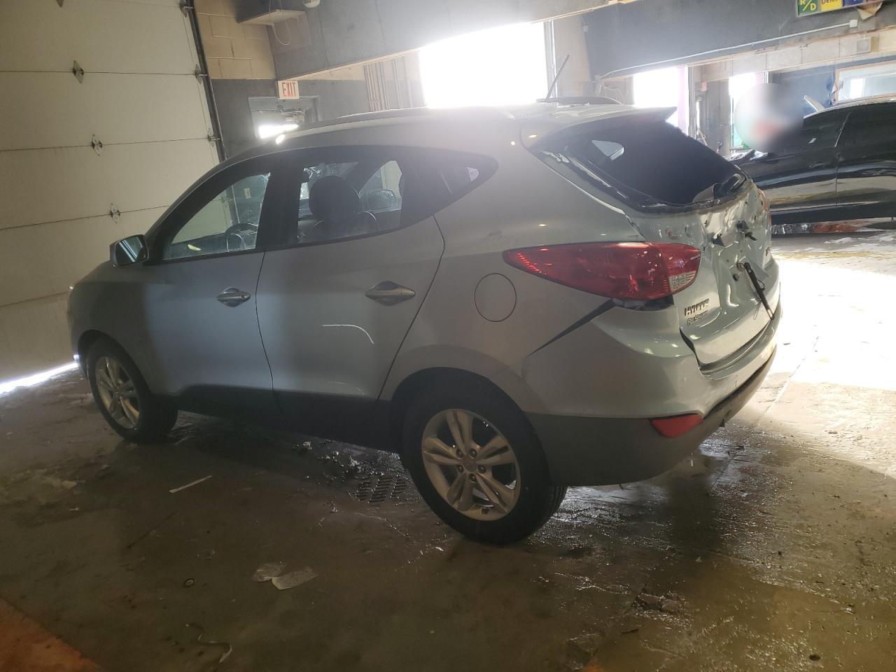 2010 Hyundai Tucson - Image 2