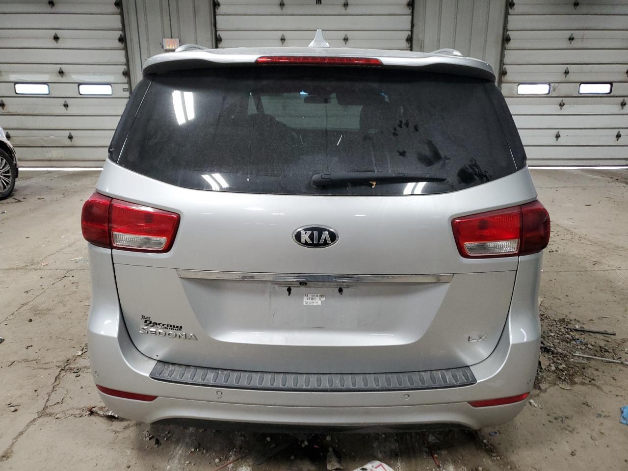 2016 Kia Sedona - Image 6