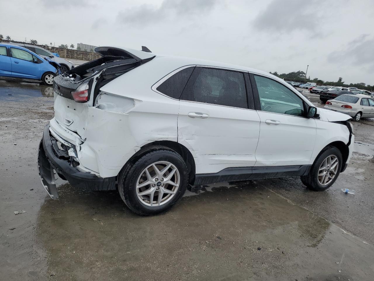 2023 Ford Edge - Image 3