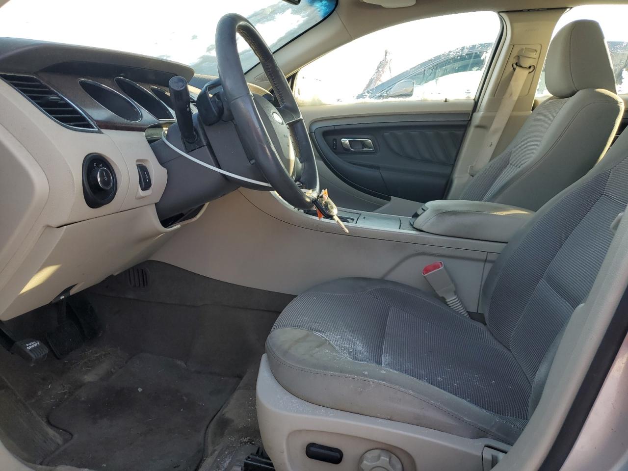 2011 Ford Taurus - Image 7