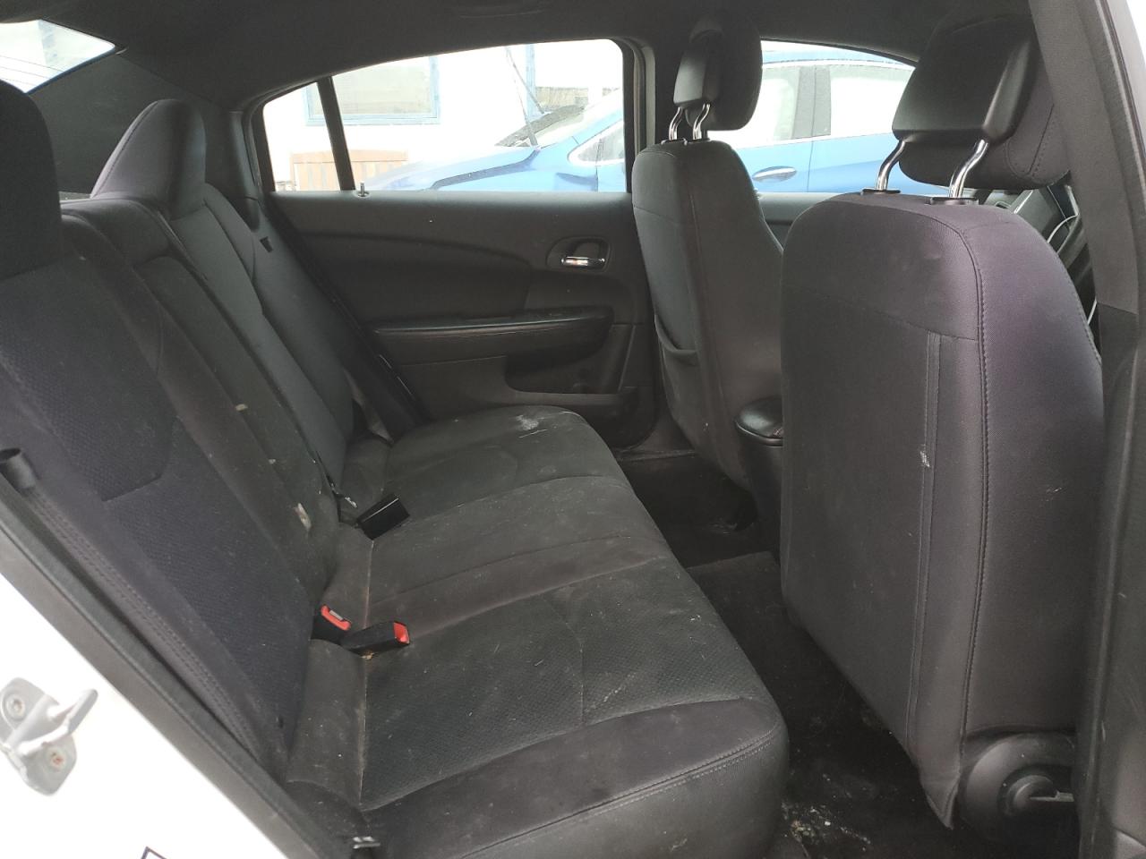 2012 Chrysler 200 - Image 10