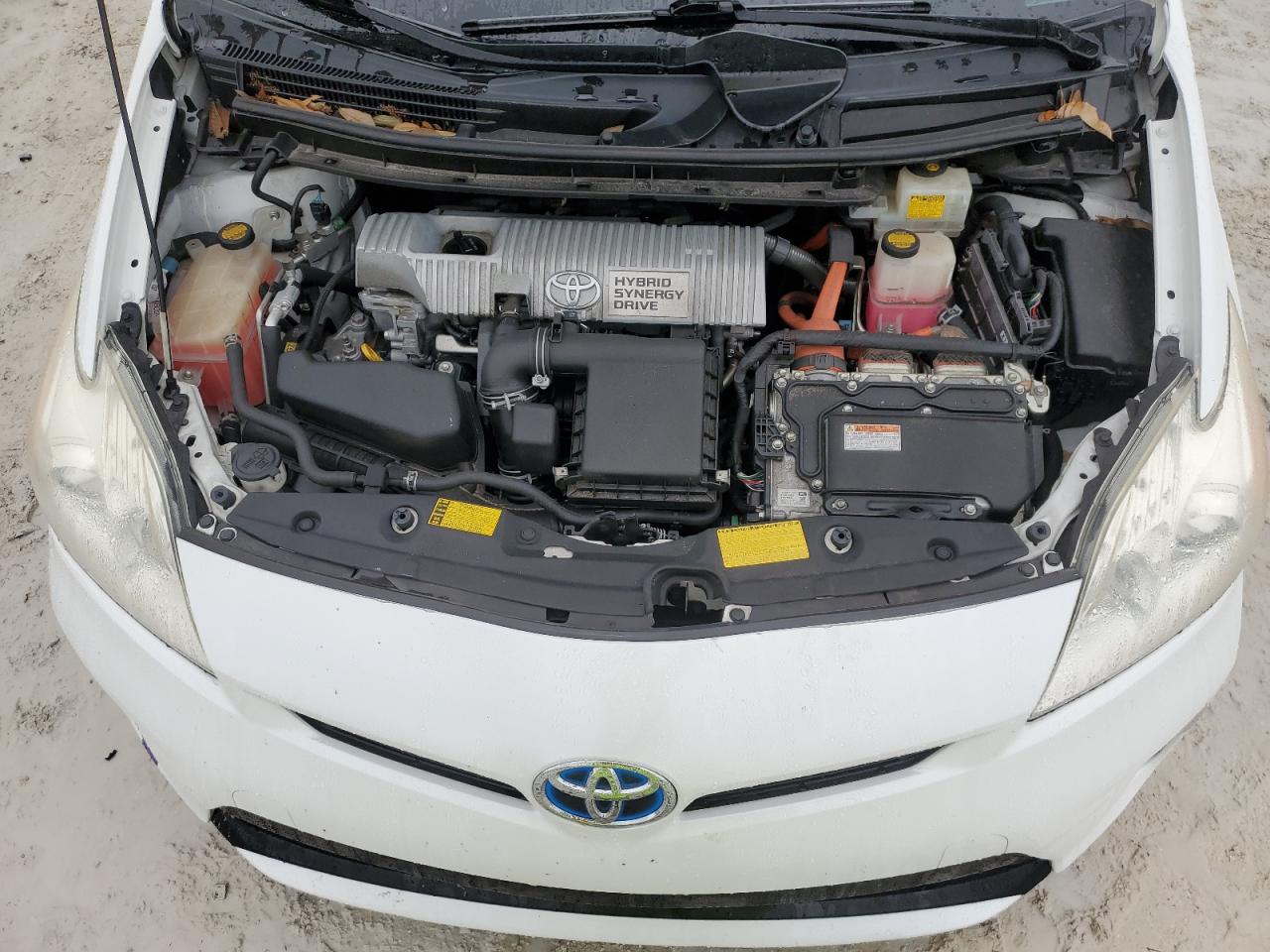 2013 Toyota Prius - Image 11