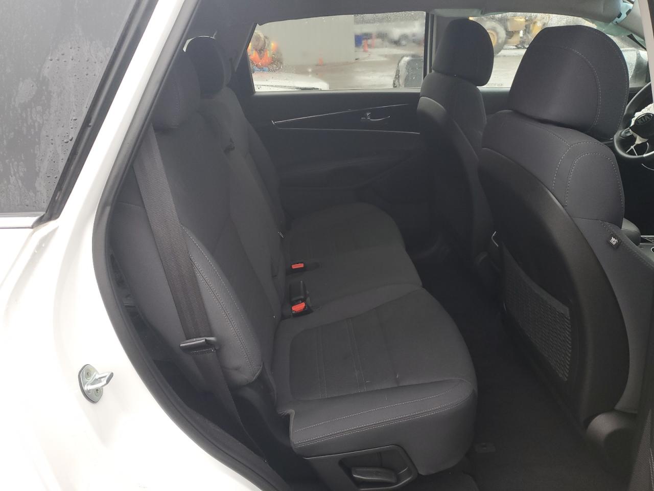 2017 Kia Sorento - Image 11