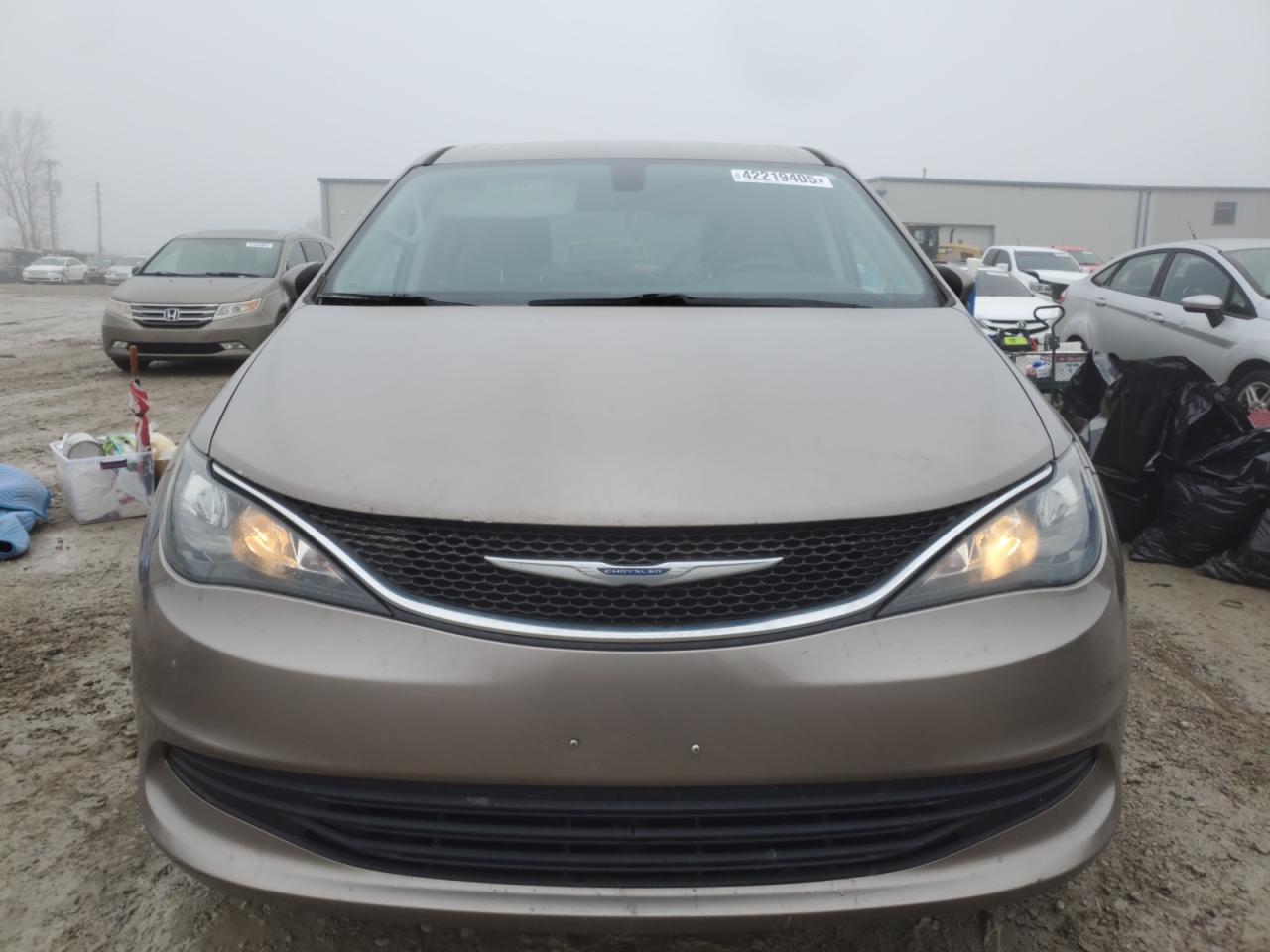 2017 Chrysler Pacifica - Image 5