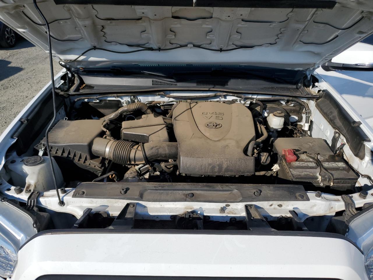 2020 Toyota Tacoma - Image 11