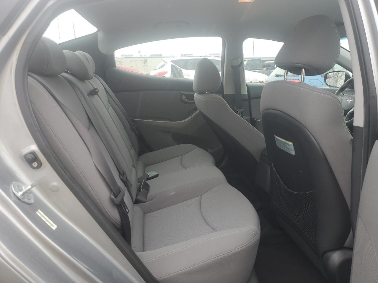 2015 Hyundai Elantra - Image 10