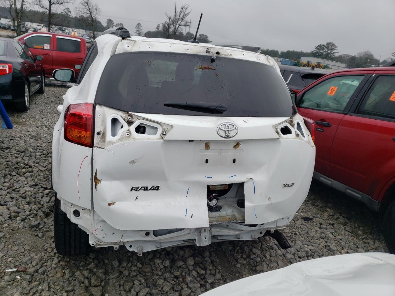 2014 Toyota RAV 4 - Image 6