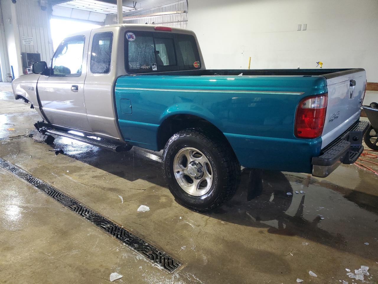 2005 Ford Ranger - Image 2