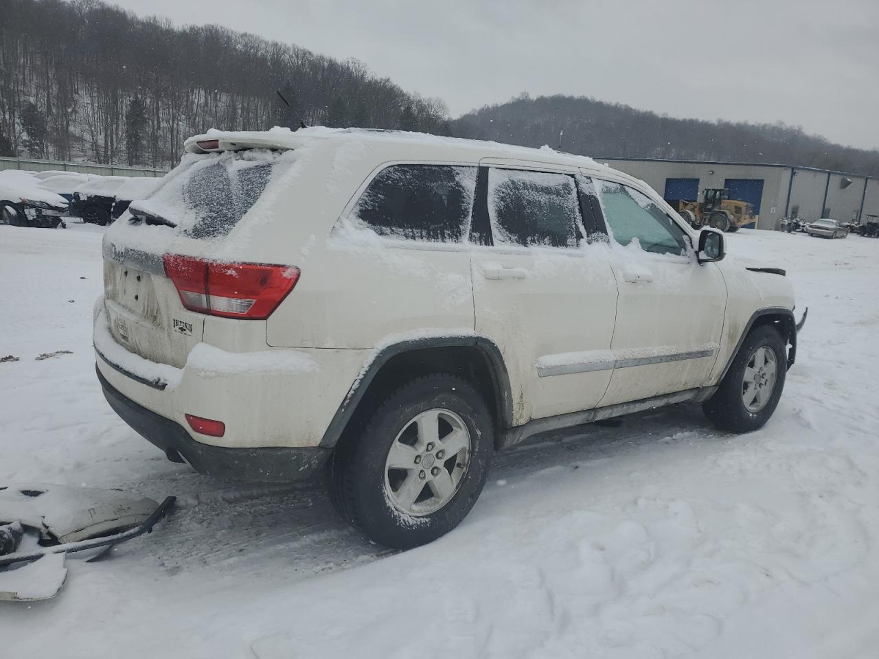 2011 Jeep Grand Cherokee - Image 3