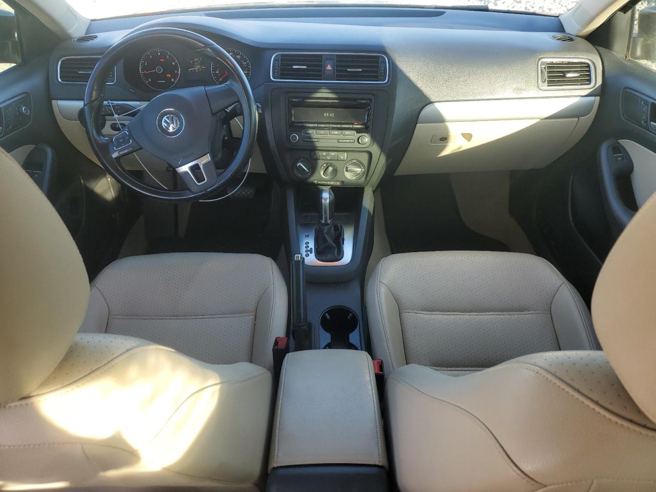 2014 Volkswagen Jetta - Image 8