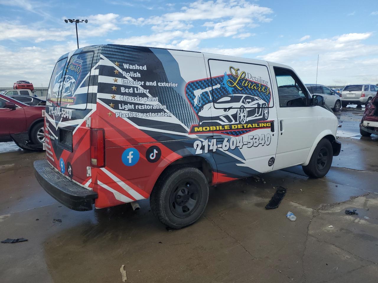 2002 Chevrolet Astro - Image 3