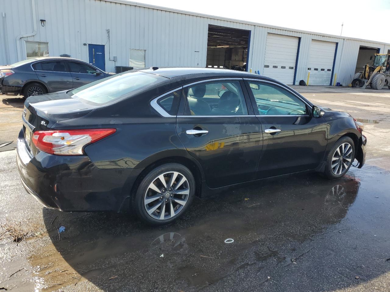 2016 Nissan Altima - Image 3
