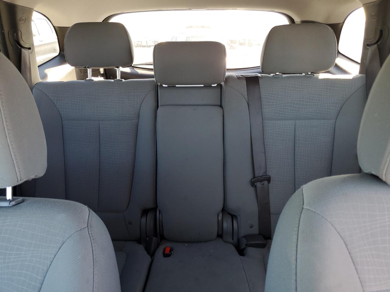 2012 Hyundai Santa Fe - Image 10