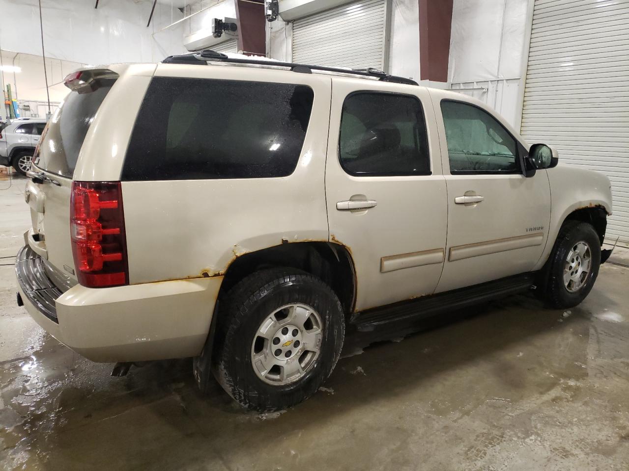 2010 Chevrolet Tahoe - Image 3
