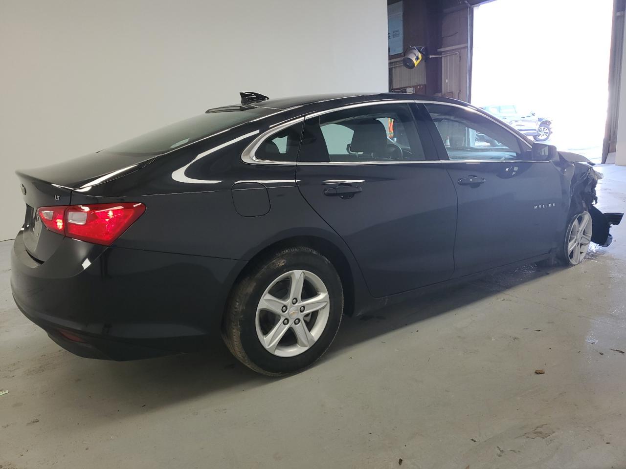 2023 Chevrolet Malibu - Image 3