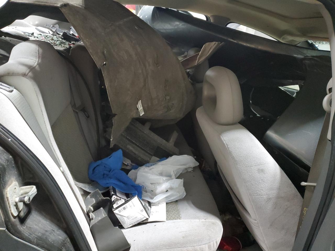 2006 Saturn ION - Image 10