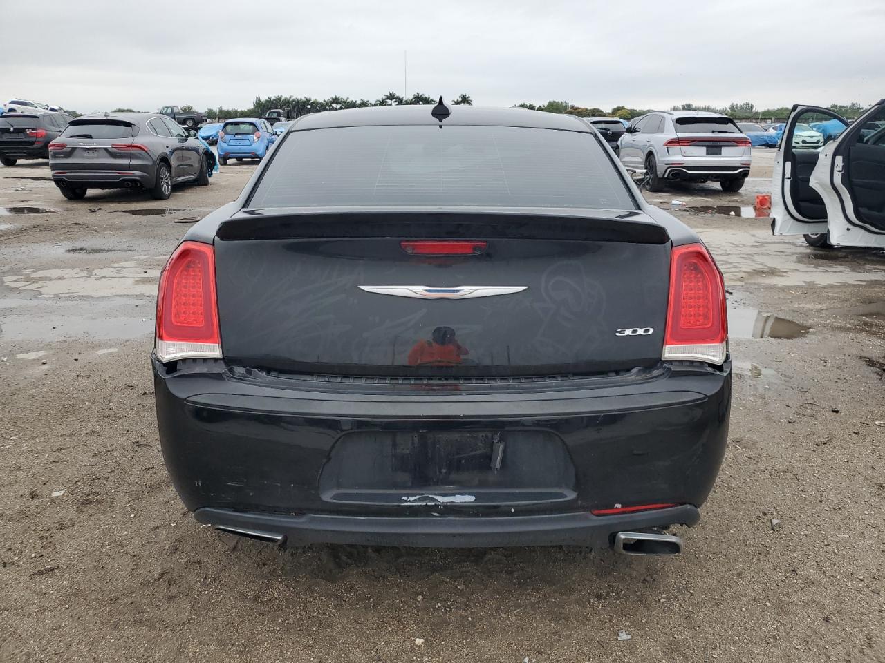 2015 Chrysler 300 - Image 6