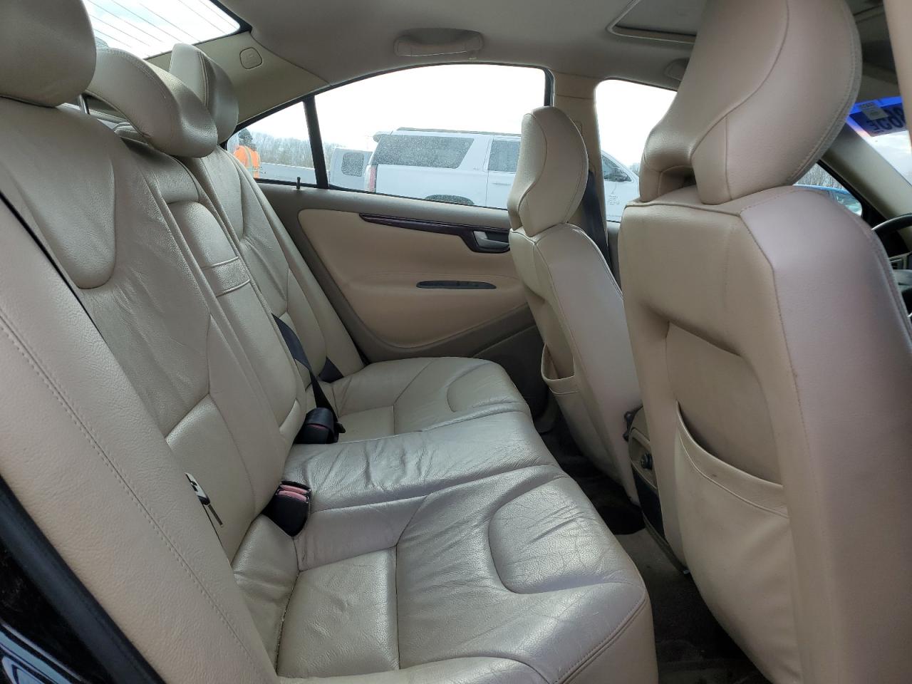 2003 Volvo S60 - Image 10