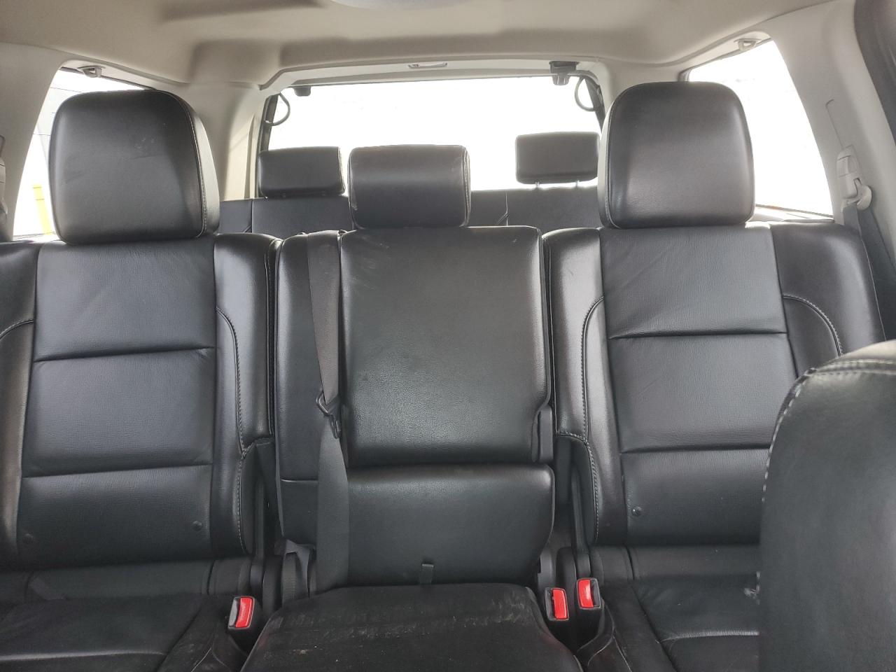 2015 Nissan Armada - Image 10