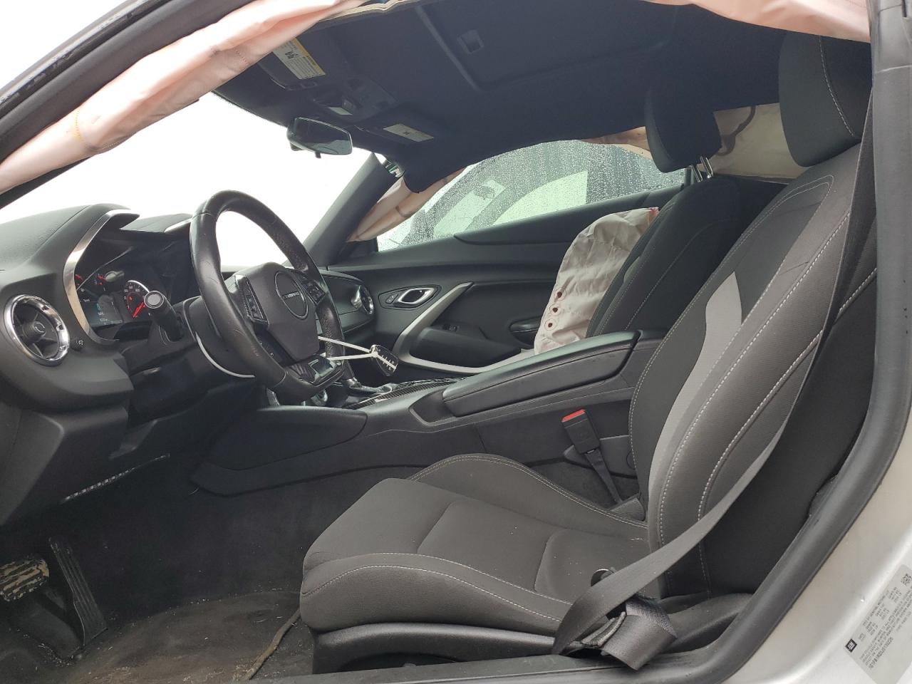 2018 Chevrolet Camaro - Image 7