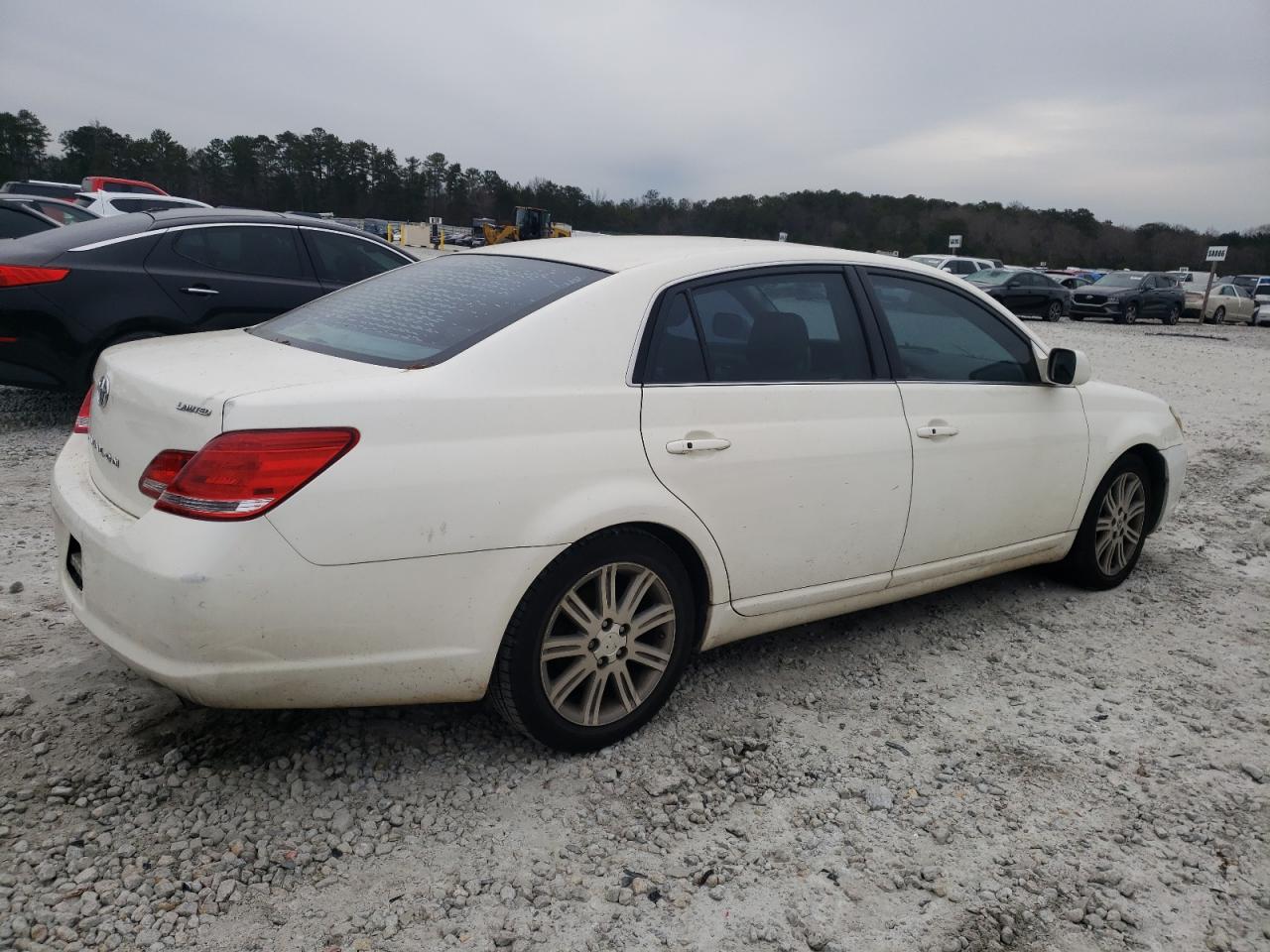 2006 Toyota Avalon - Image 3
