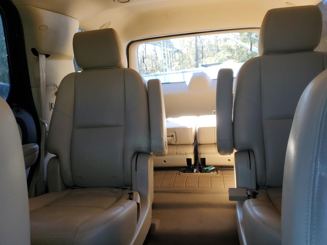 2013 GMC Yukon - Image 10