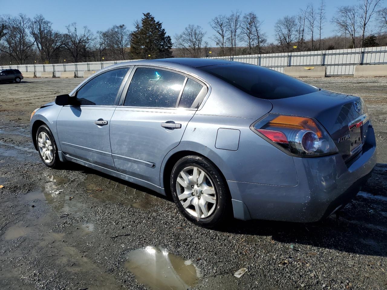 2010 Nissan Altima - Image 2