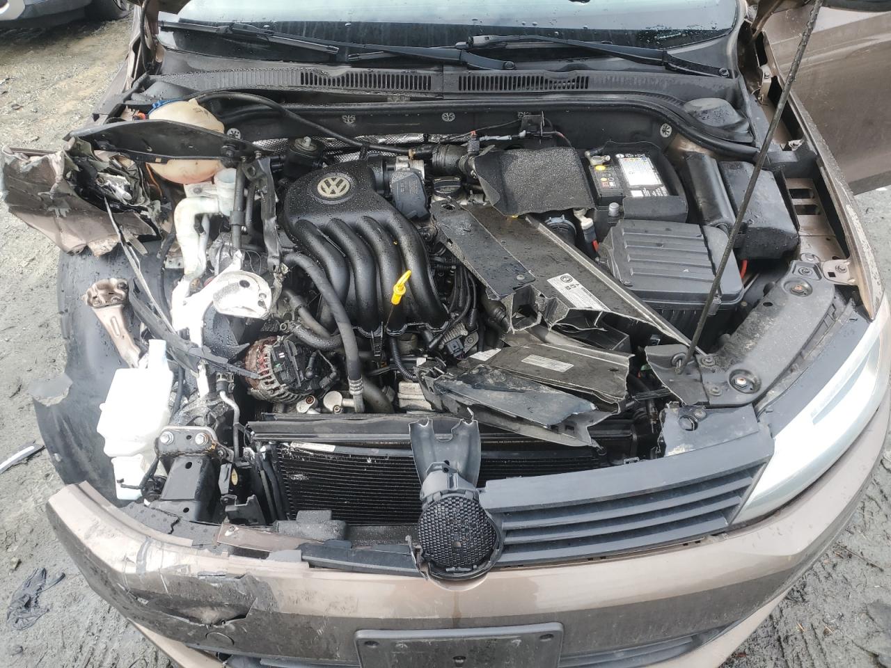 2014 Volkswagen Jetta - Image 13