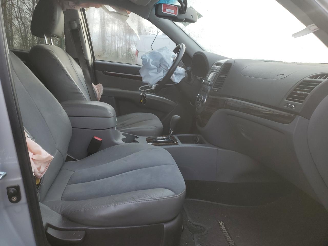 2010 Hyundai Santa Fe - Image 7