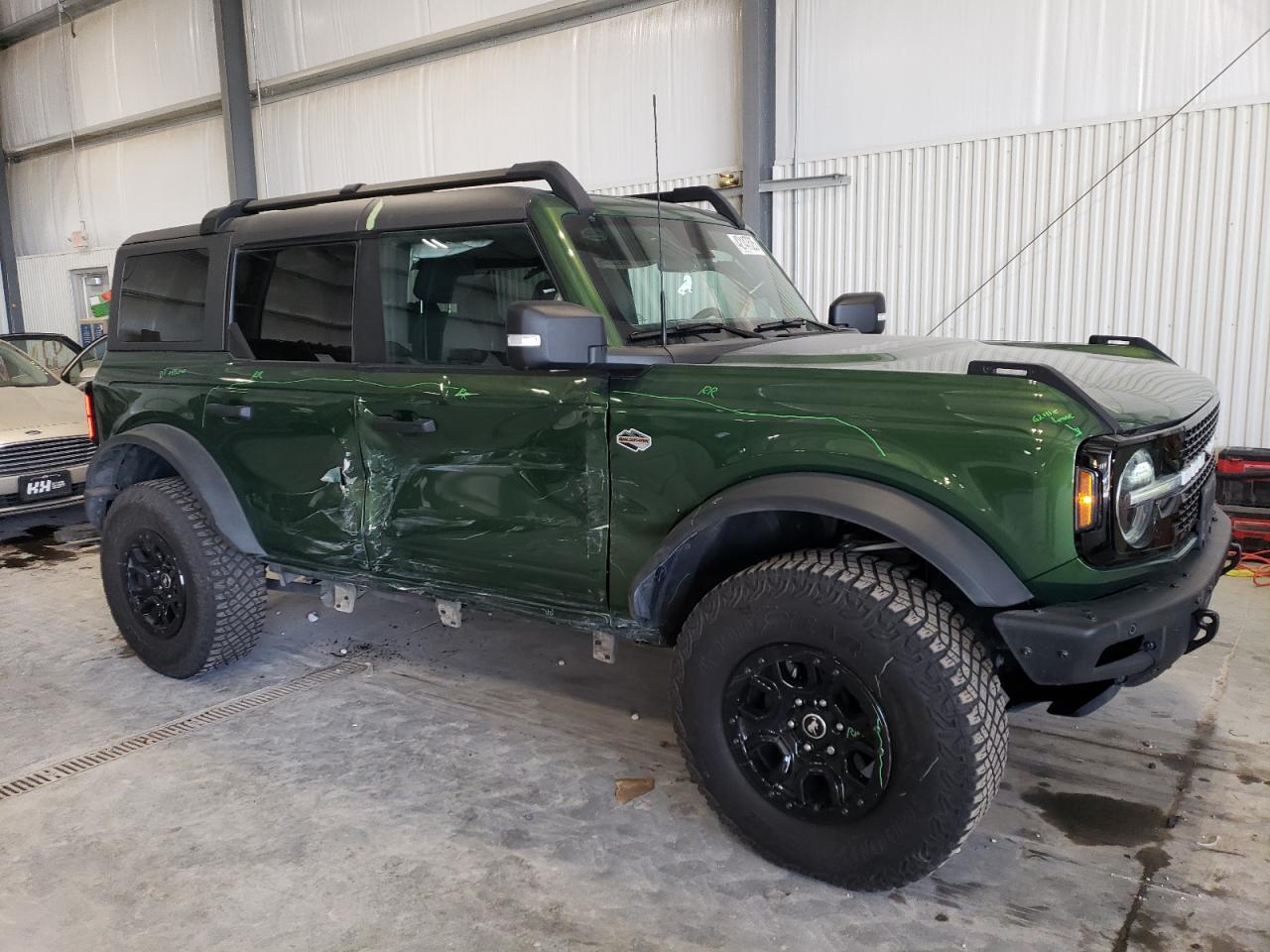 2022 Ford Bronco - Image 4