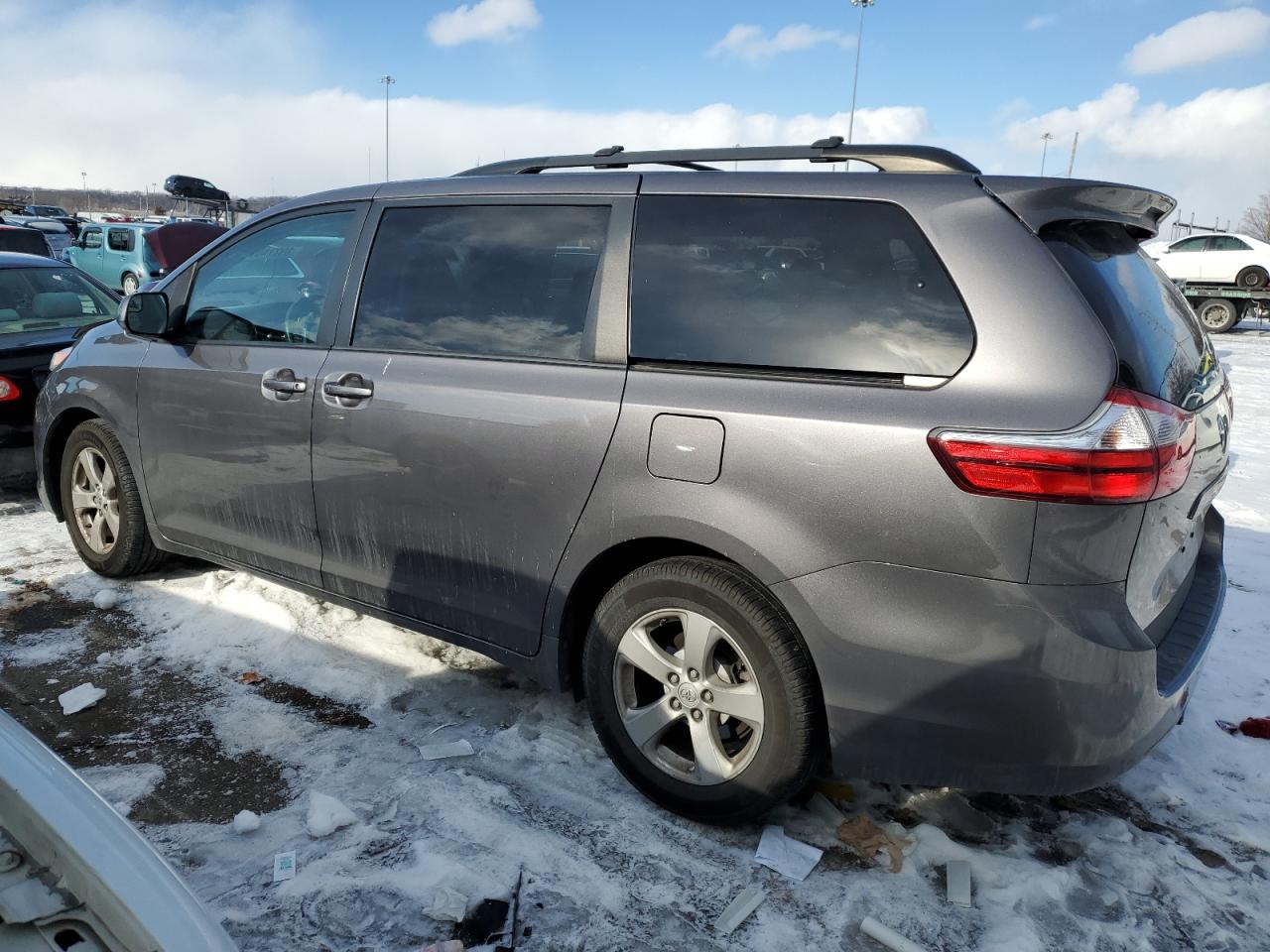 2017 Toyota Sienna - Image 2