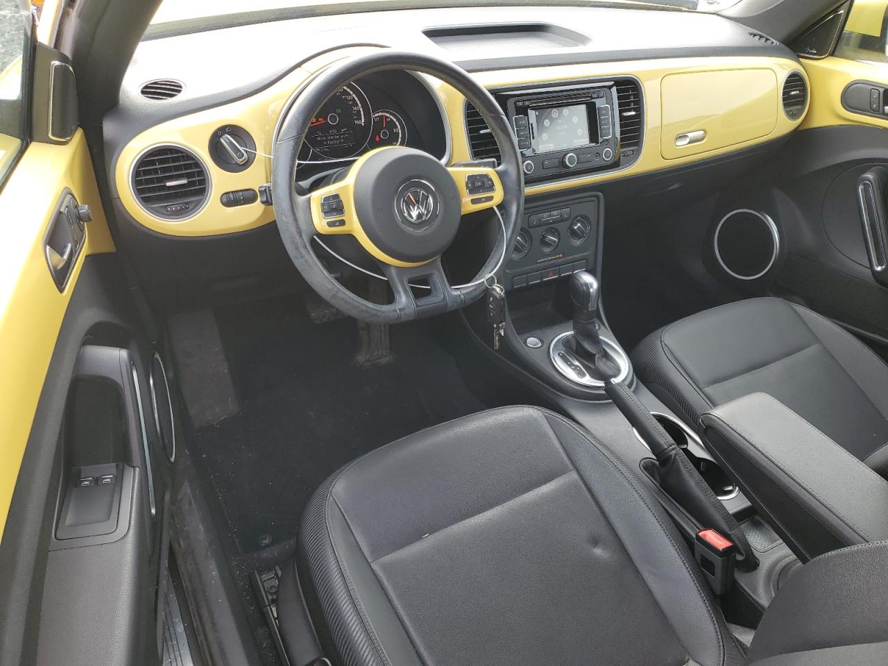 2013 Volkswagen Beetle - Image 8
