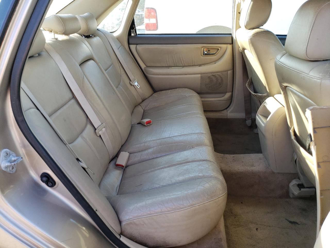 2001 Toyota Avalon - Image 10