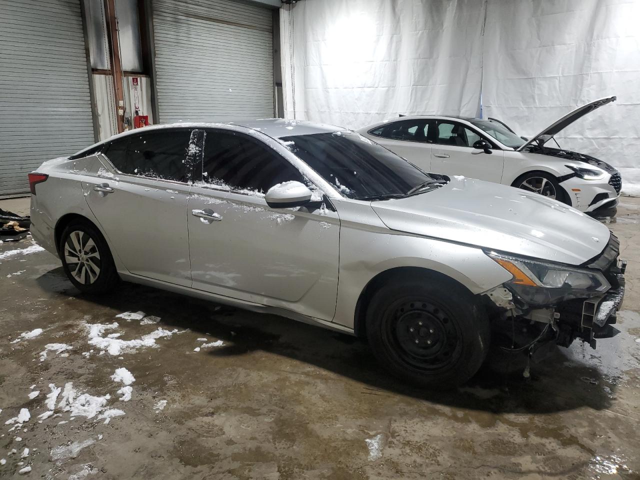 2020 Nissan Altima - Image 4