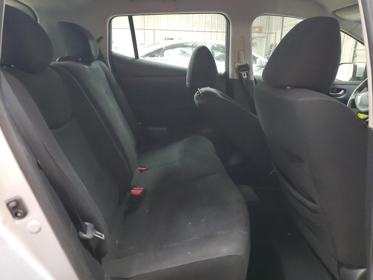 2017 Nissan Leaf - Image 10