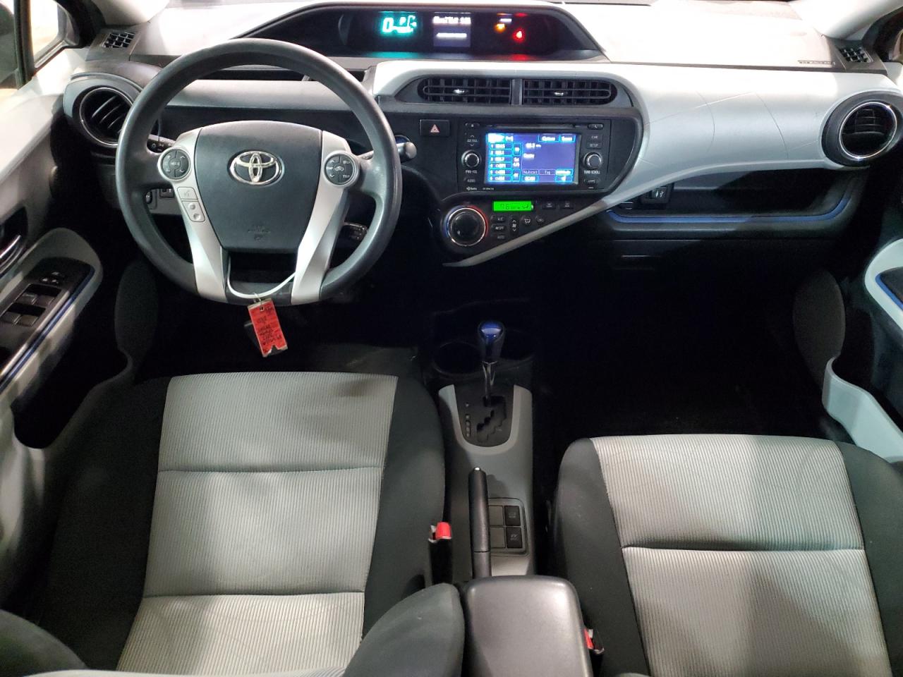 2012 Toyota Prius - Image 8