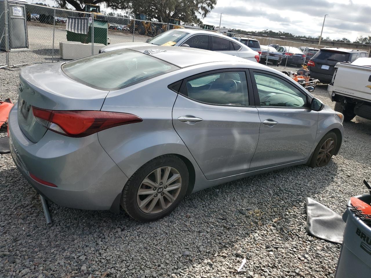 2016 Hyundai Elantra - Image 3