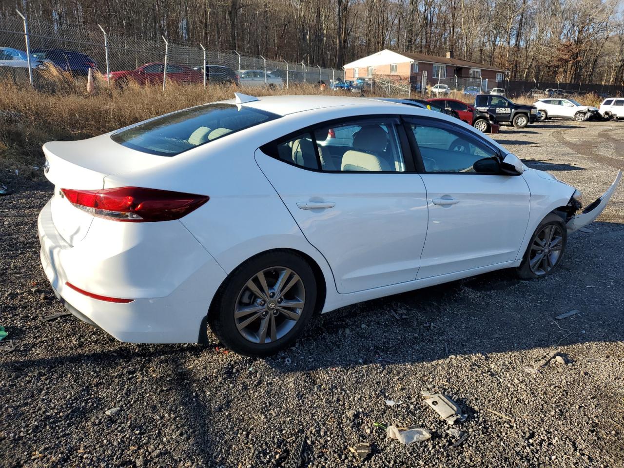 2018 Hyundai Elantra - Image 3