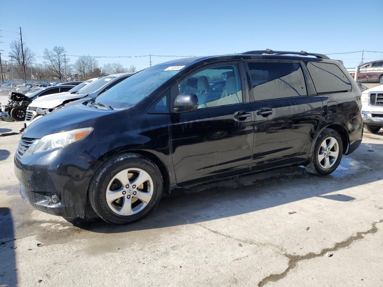 2015 Toyota Sienna - Image 1
