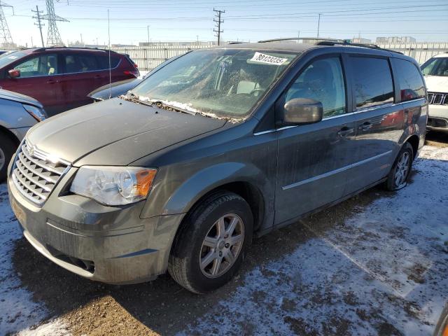 2010 Chrysler Town & Country Touring Plus للبيع في Elgin، IL - Normal Wear